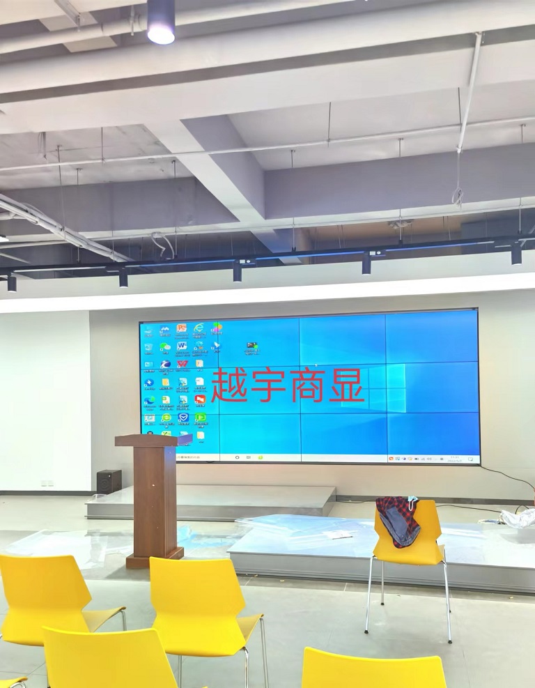 案例展示：55寸3*4液晶拼接屏应用于客户产品展厅